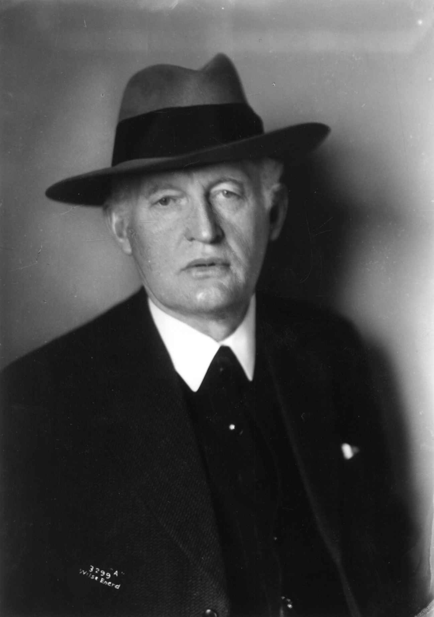 Anders Beer Wilse, Kunstneren og maleren Edvard Munch fotografert av Anders Beer Wilse i 1933.
