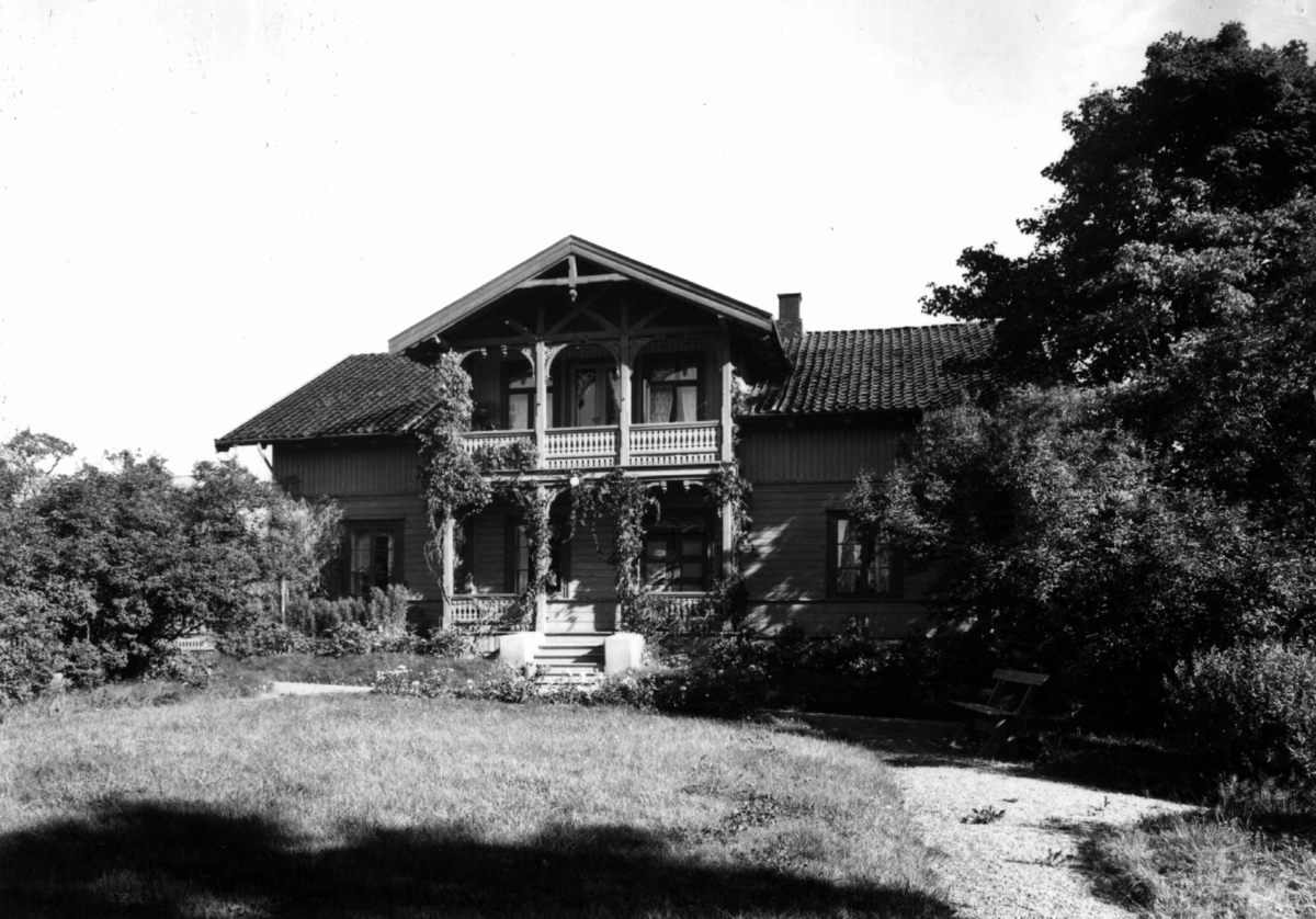 Anders Beer Wilse, Skøyen, gård, Oslo, Østre Aker. Våningshuset sett fra hagen.