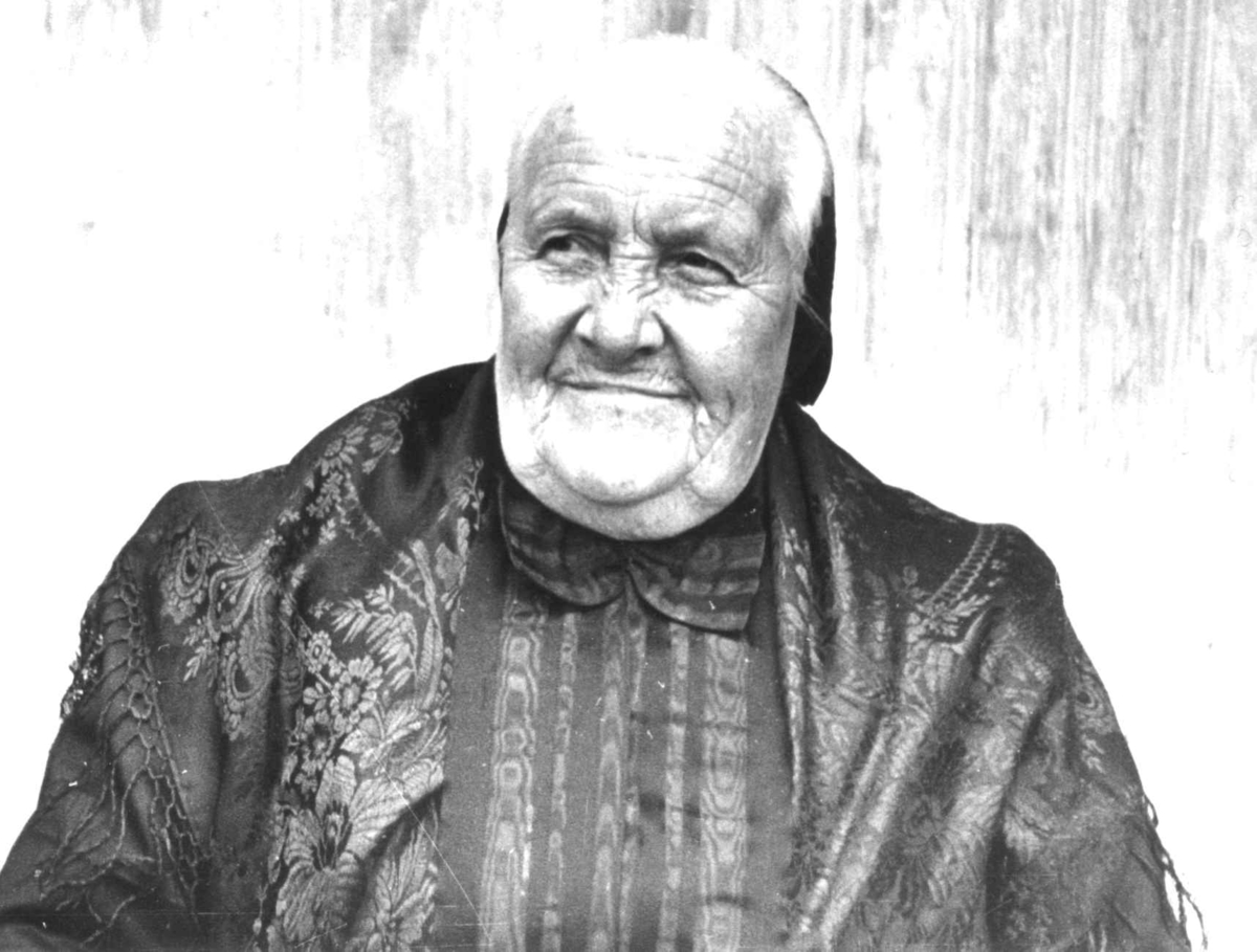 Anna Grostøl, Portrett av fru Volldahl. Rørosbygdene, Røros, Sør-Trøndelag.