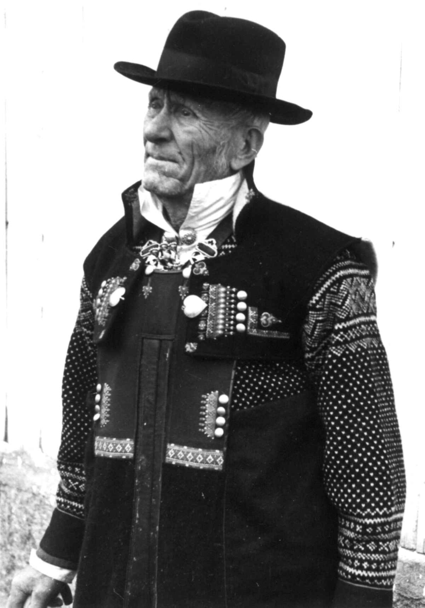 Anna Grostøl, Valle 1939. Portrettt av Bjørn Harstad.