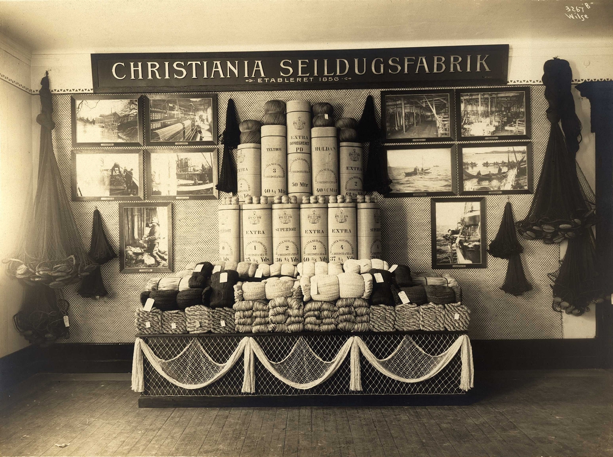 Anders Beer Wilse, Fortex A/S. Christiania Seildugsfabrik, Oslo. Fra utstilling av garnprodukter i børsen 1912.