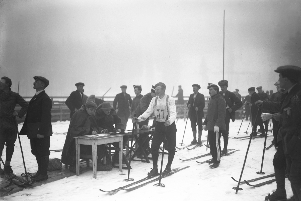 Hermann Christian Neupert, Holmenkollrennet.