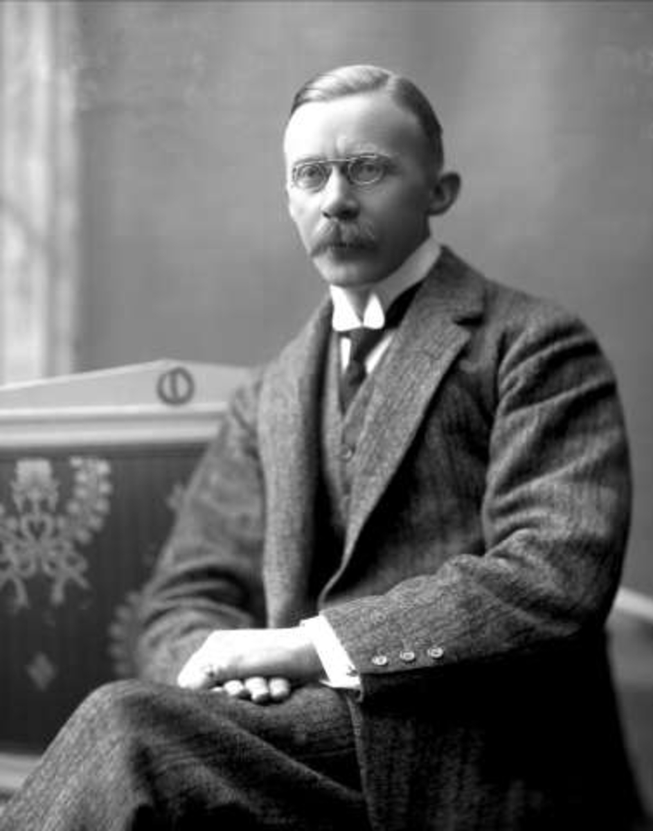 Gustav Borgen, Portrett, mann med briller og bart. Konsul Berck.