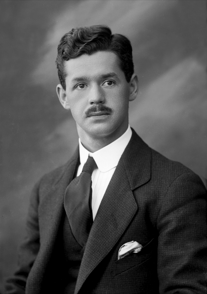 Gustav Borgen, NFB.00878
