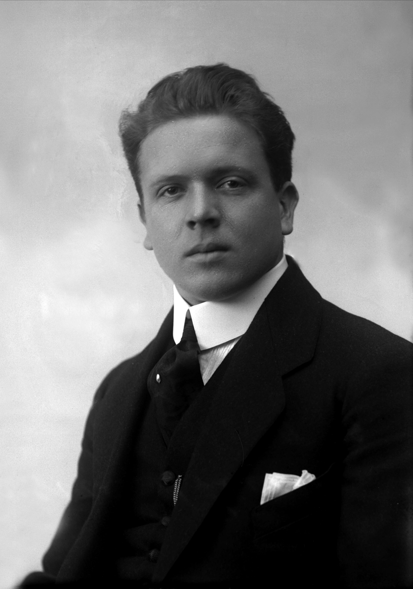 Gustav Borgen, NFB.00967