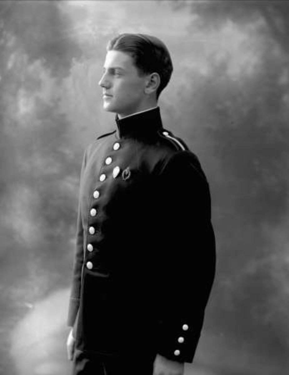 Gustav Borgen, Portrett av Tancred Ibsen som kadett.
