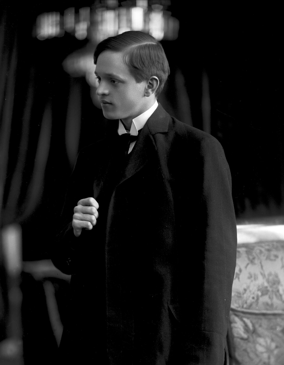 Gustav Borgen, Portrett, Nils Larsen.