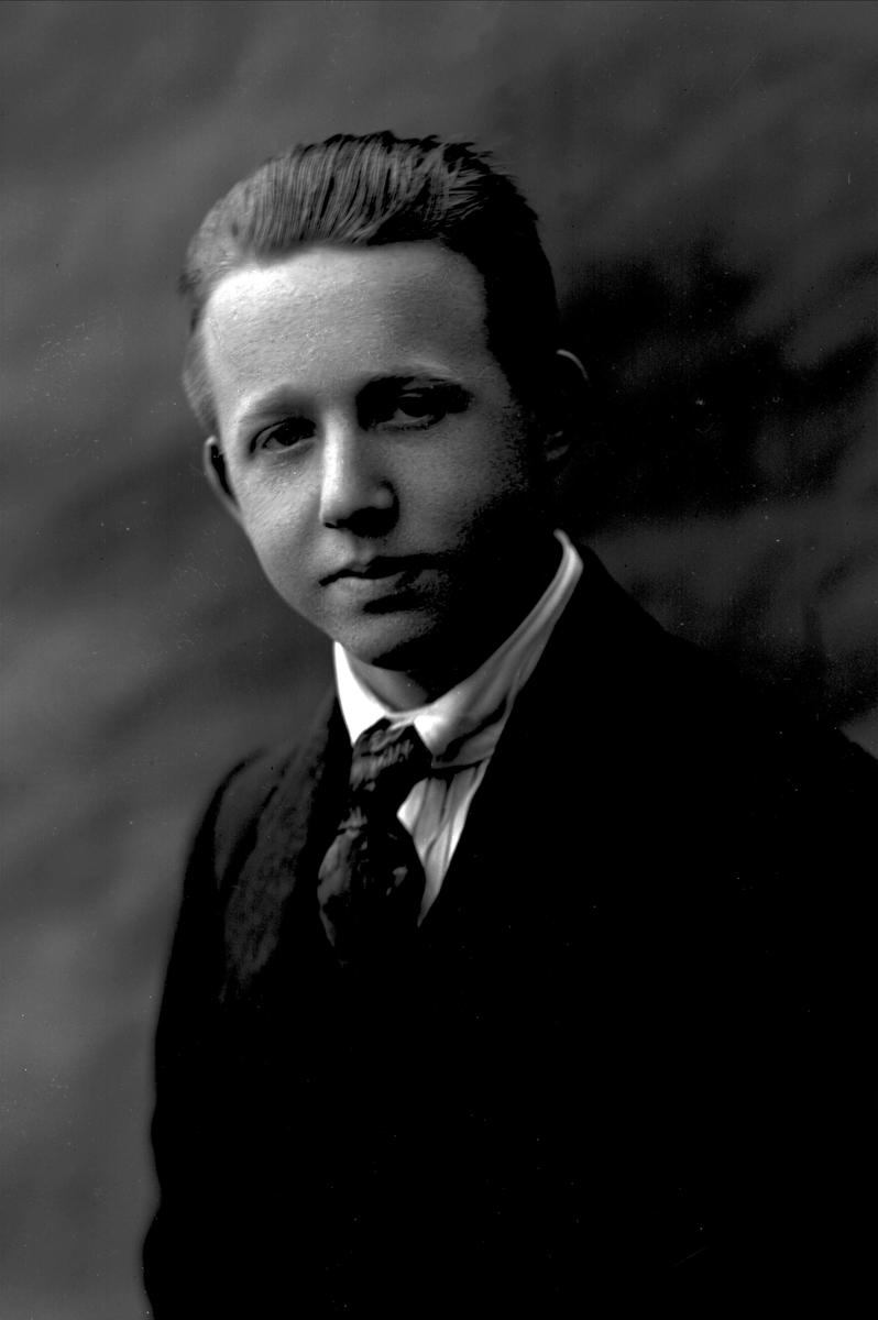 Gustav Borgen, NFB.02004