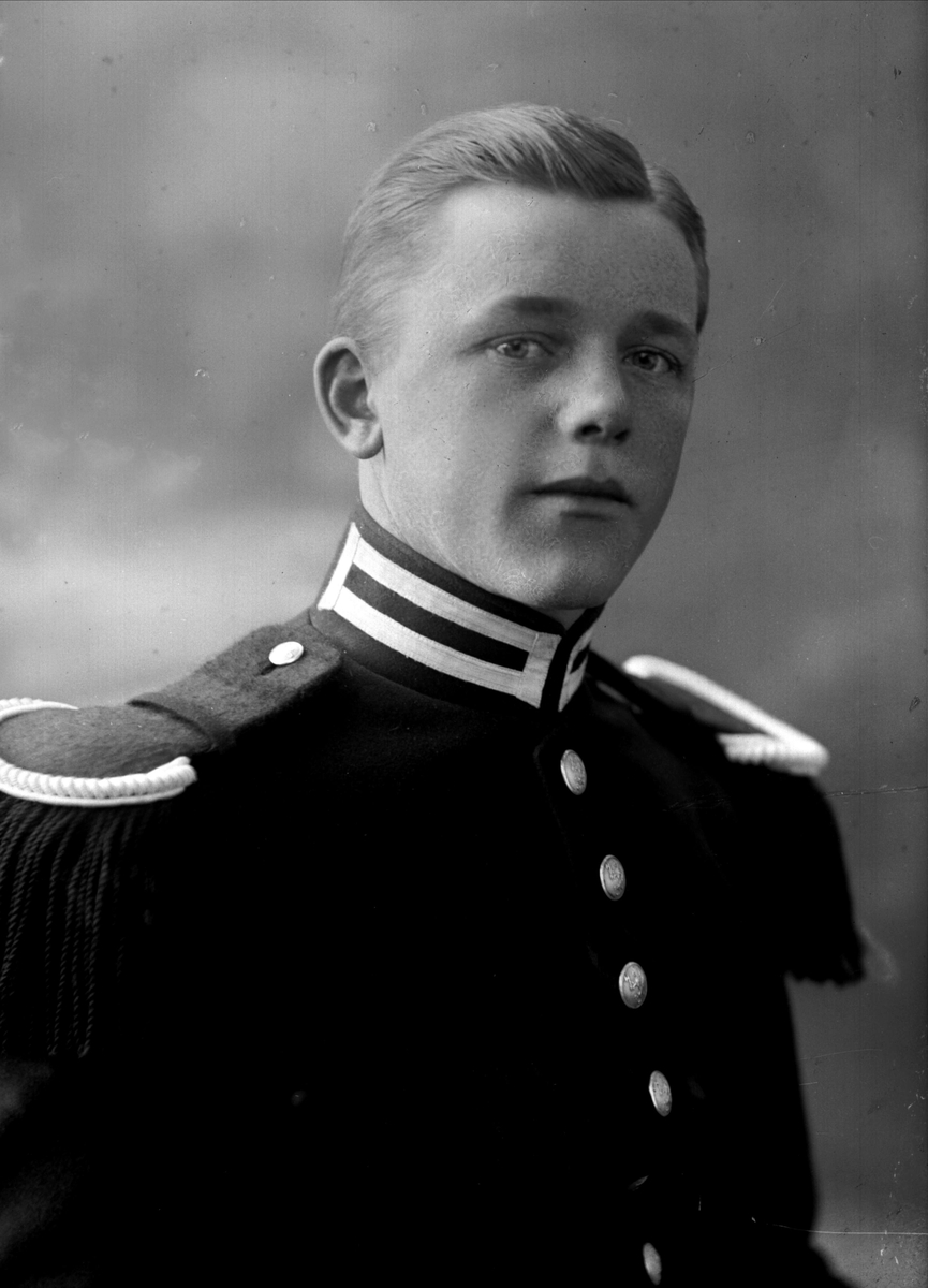 Gustav Borgen, Portrett, gardist Ivar Kirkebye.