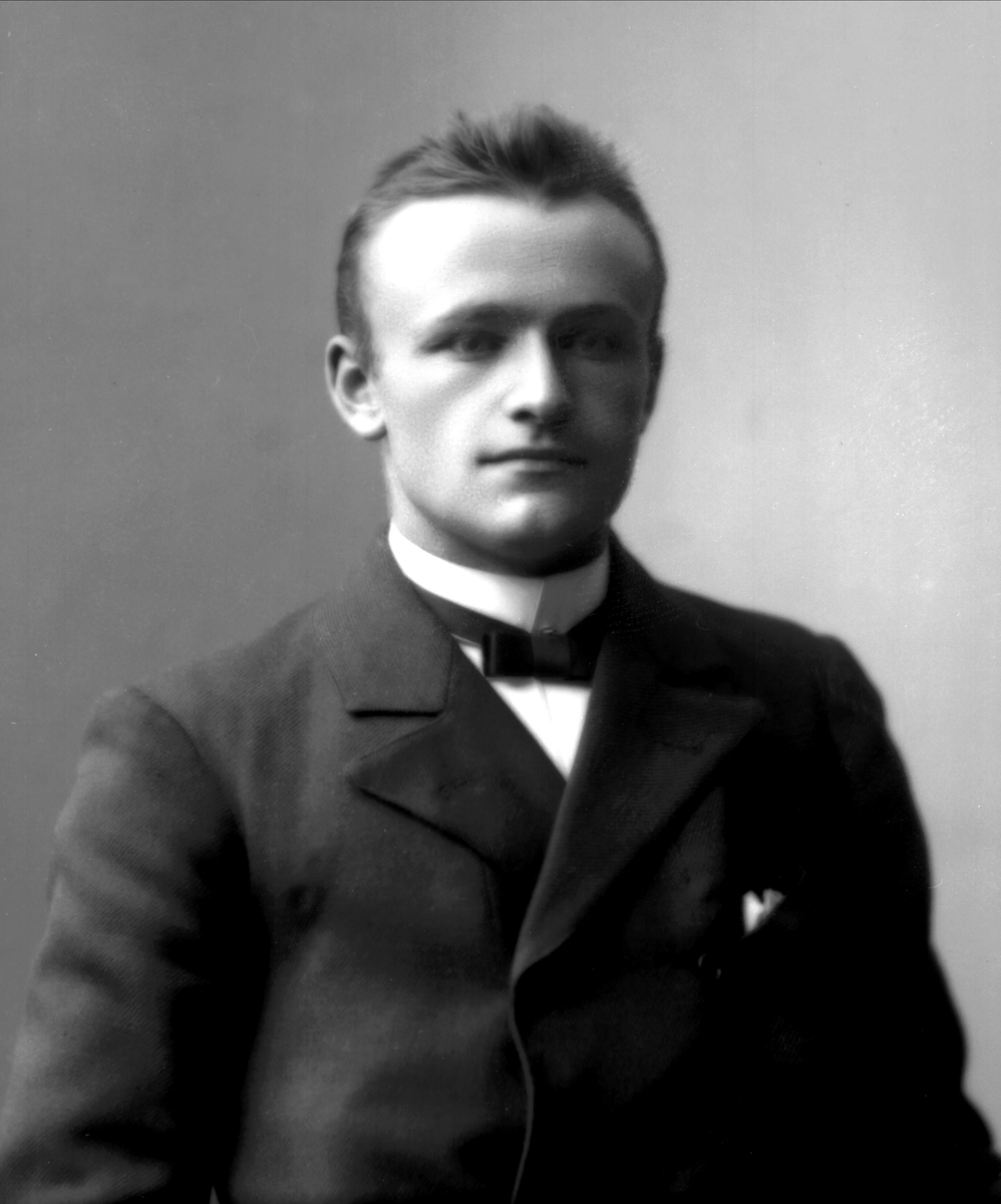 Gustav Borgen, NFB.02674