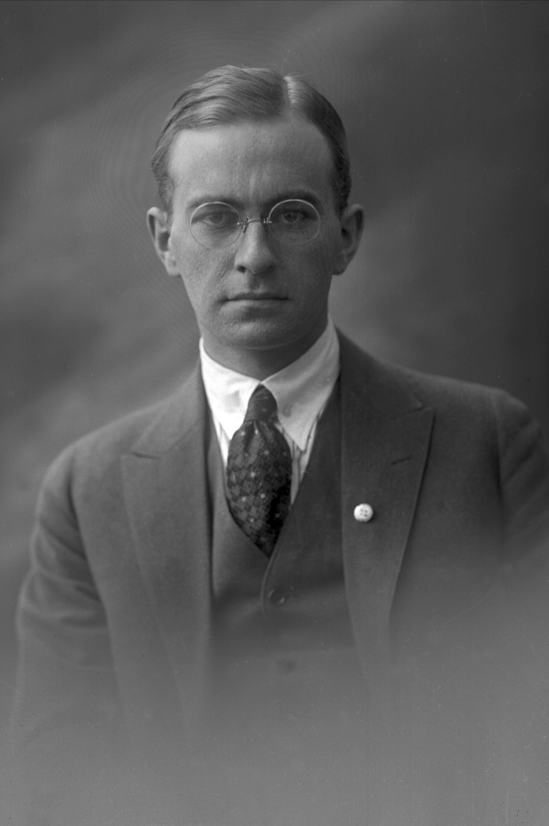 Gustav Borgen, NFB.04804