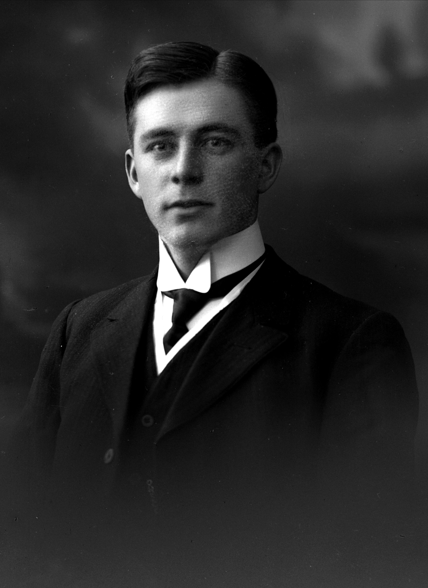 Gustav Borgen, NFB.04904