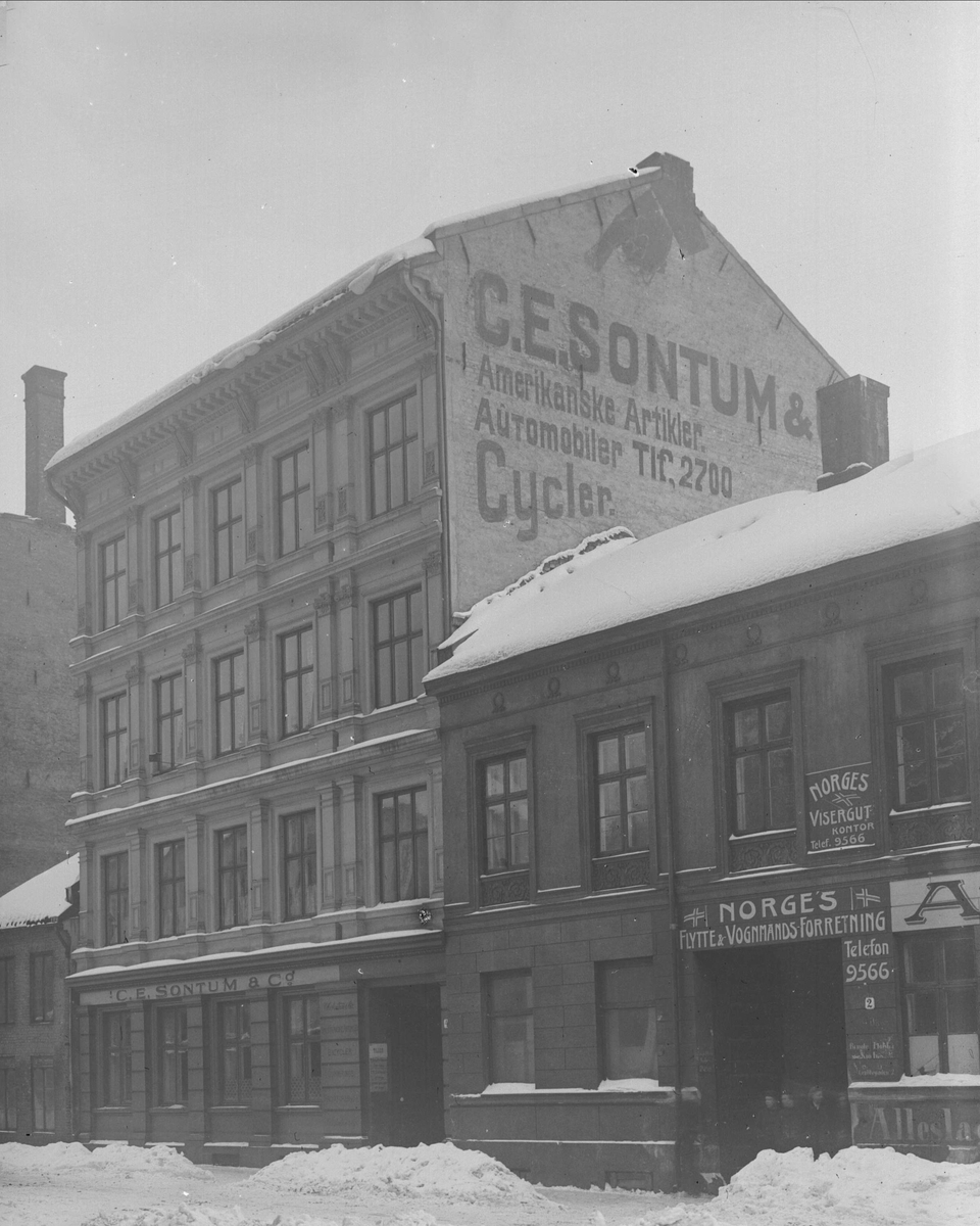 Gustav Borgen, Bygningen til C. E Sontum & Amerikanske artikler, automobiler og cycler.