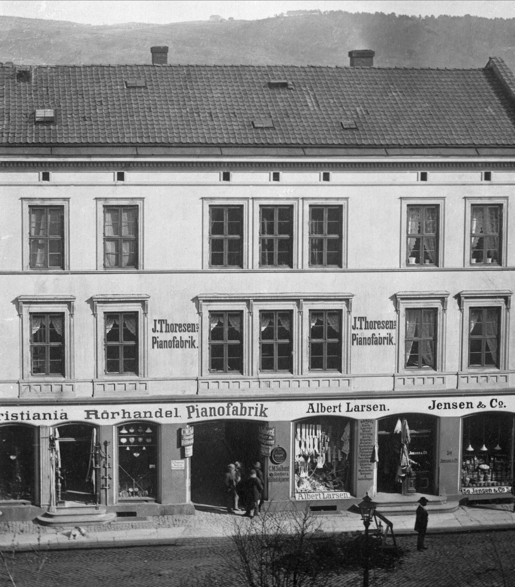Gustav Borgen, Avfotografering. Forretningsgård i Oslo. J. Thorsen Pianofabrik, Kristiania Rørhandel, Albert Larsen, Jensen & Co.