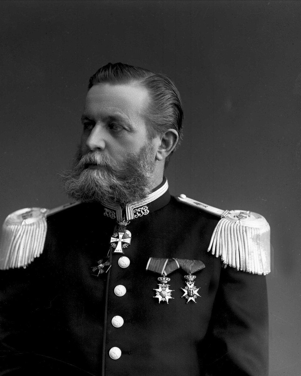 Gustav Borgen, Portrett, oberst Nissen i uniform.