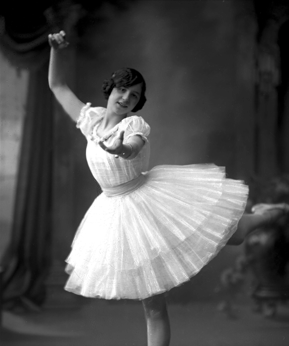 Gustav Borgen, Portrett, frøken Buttedal danser.