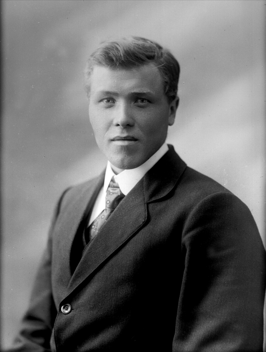 Gustav Borgen, NFB.22075