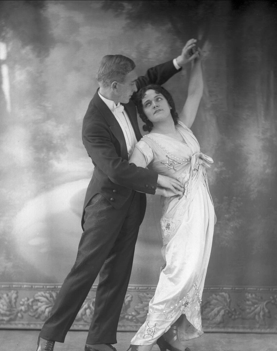 Gustav Borgen, Dansegruppe, Centralteatret.