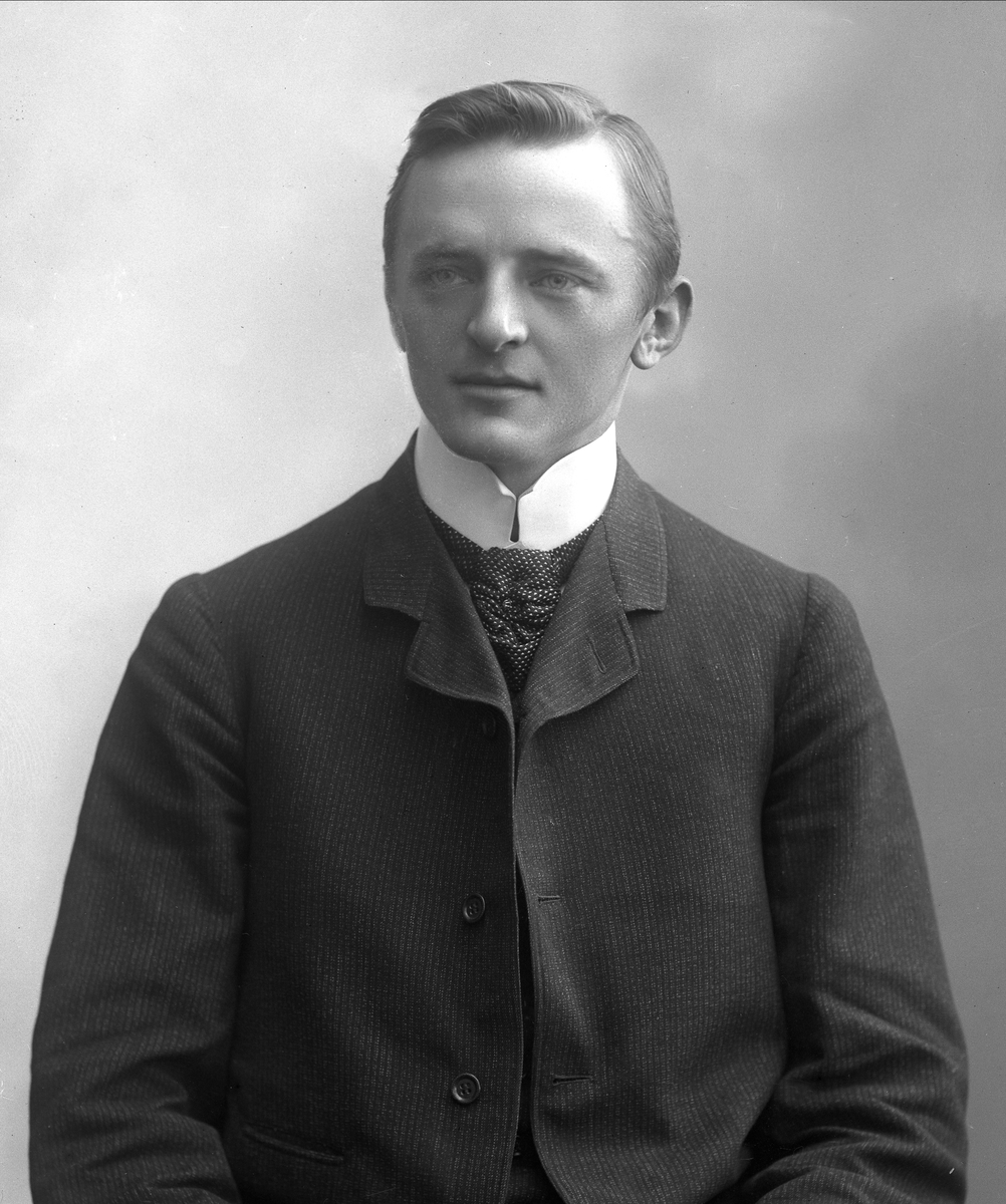 Gustav Borgen, NFB.25952
