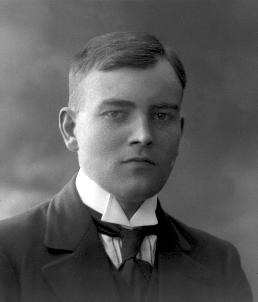 Gustav Borgen, NFB.27144