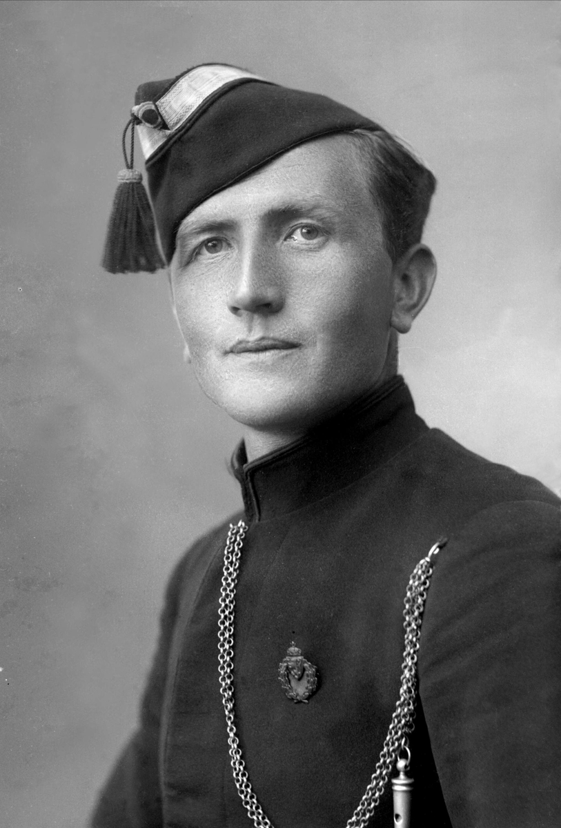 Gustav Borgen, Portrett, antatt gardist