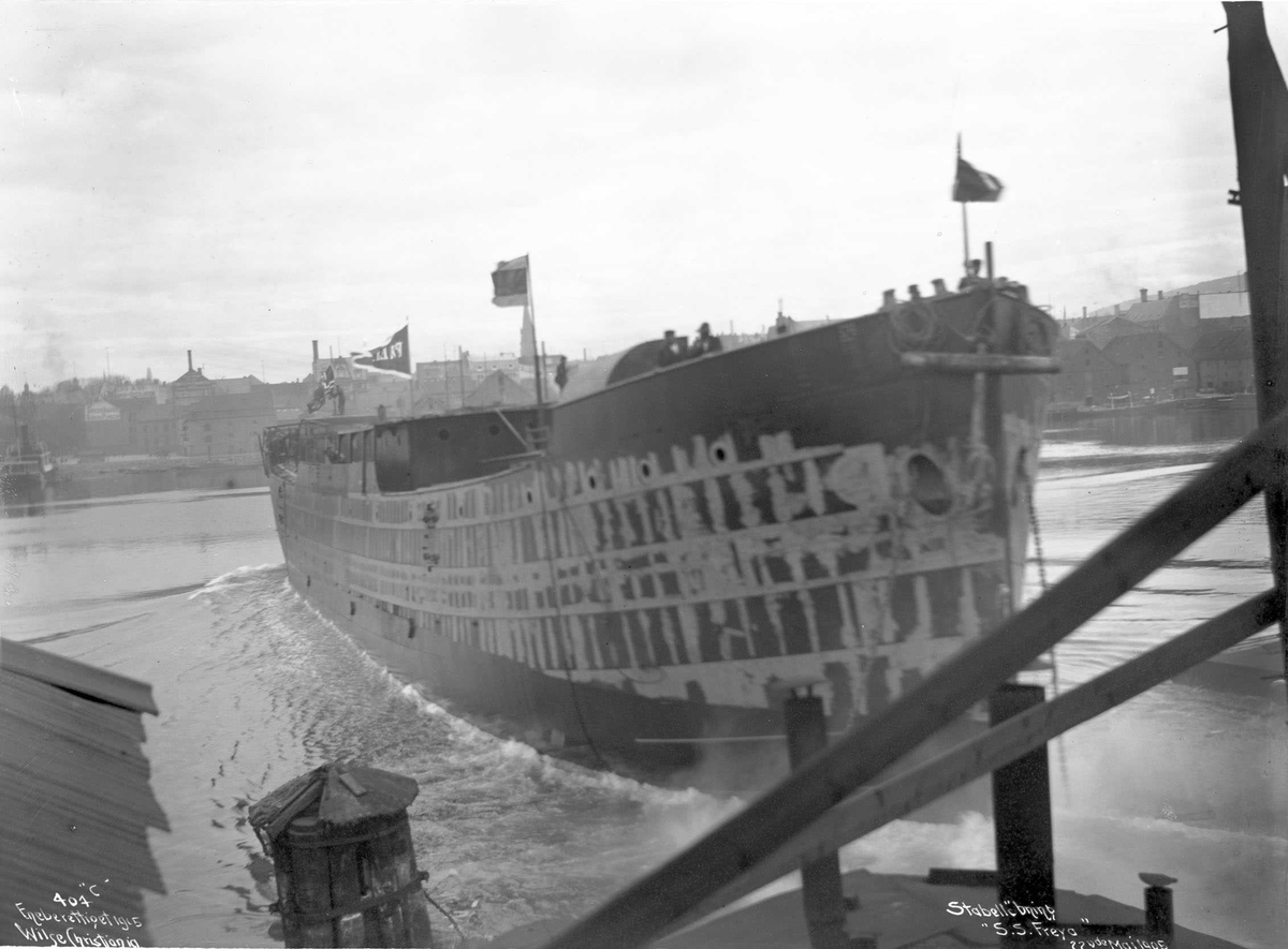 Anders Beer Wilse, D/S Freya (b. 1905, Nylands Verksted, Christiania), stabelavløpning