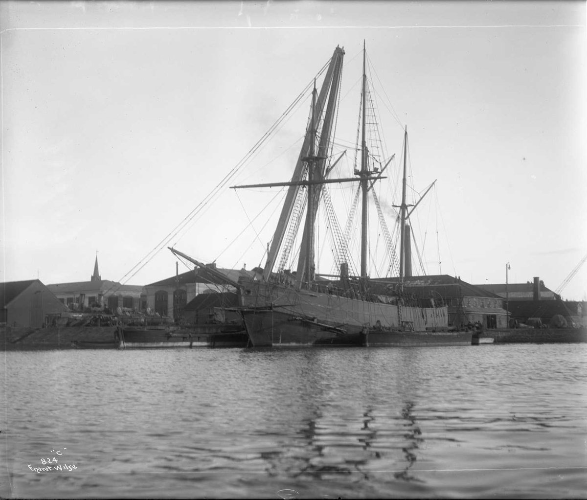 Anders Beer Wilse, Fram (b. 1892, Colin Archers Verft, Larvik), Nansens ekspedisjonsskip