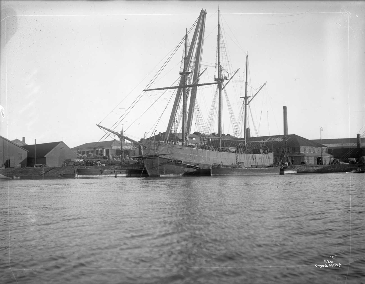 Anders Beer Wilse, Fram (b. 1892, Colin Archers Verft, Larvik), Nansens ekspedisjonsskip