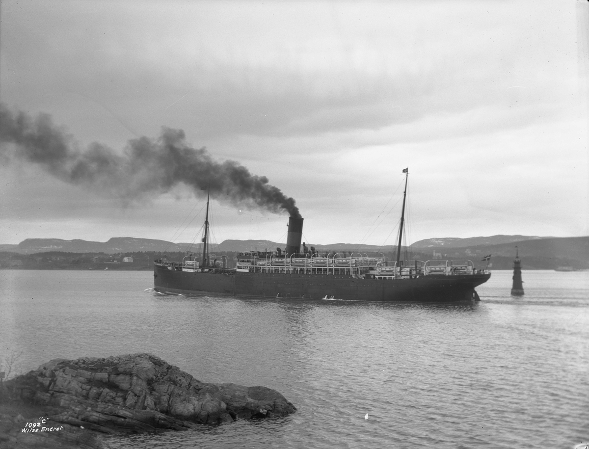 Anders Beer Wilse, Oscar II (b. 1902, A. Stephen & Sons, Glasgow)
