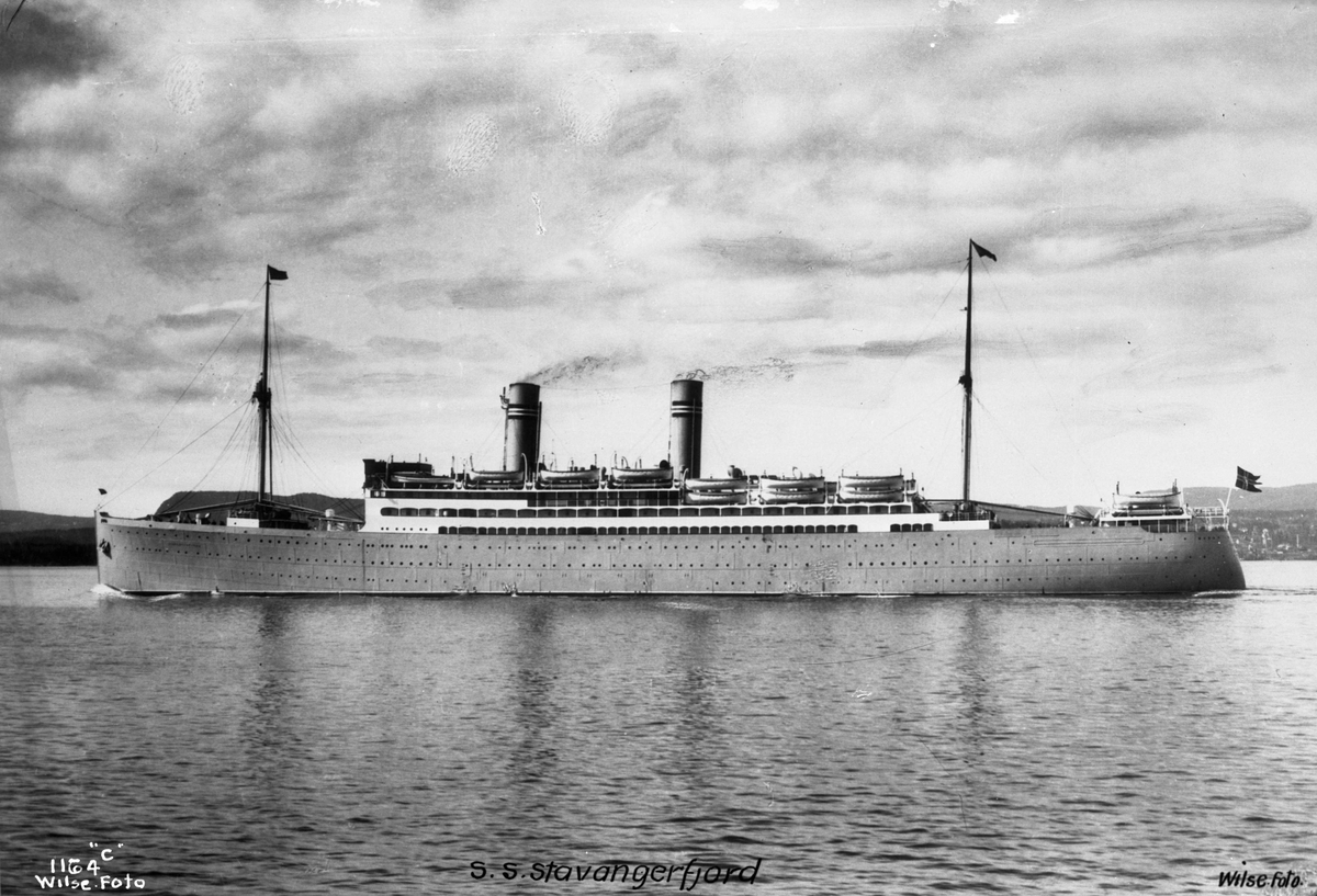Anders Beer Wilse, Stavangerfjord (b. 1918, Cammell, Laird & Co., Birkenhead)