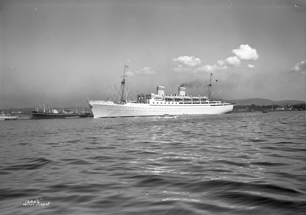 Anders Beer Wilse, M/S Oslofjord (b. 1938, Weser A.G., Bremen)