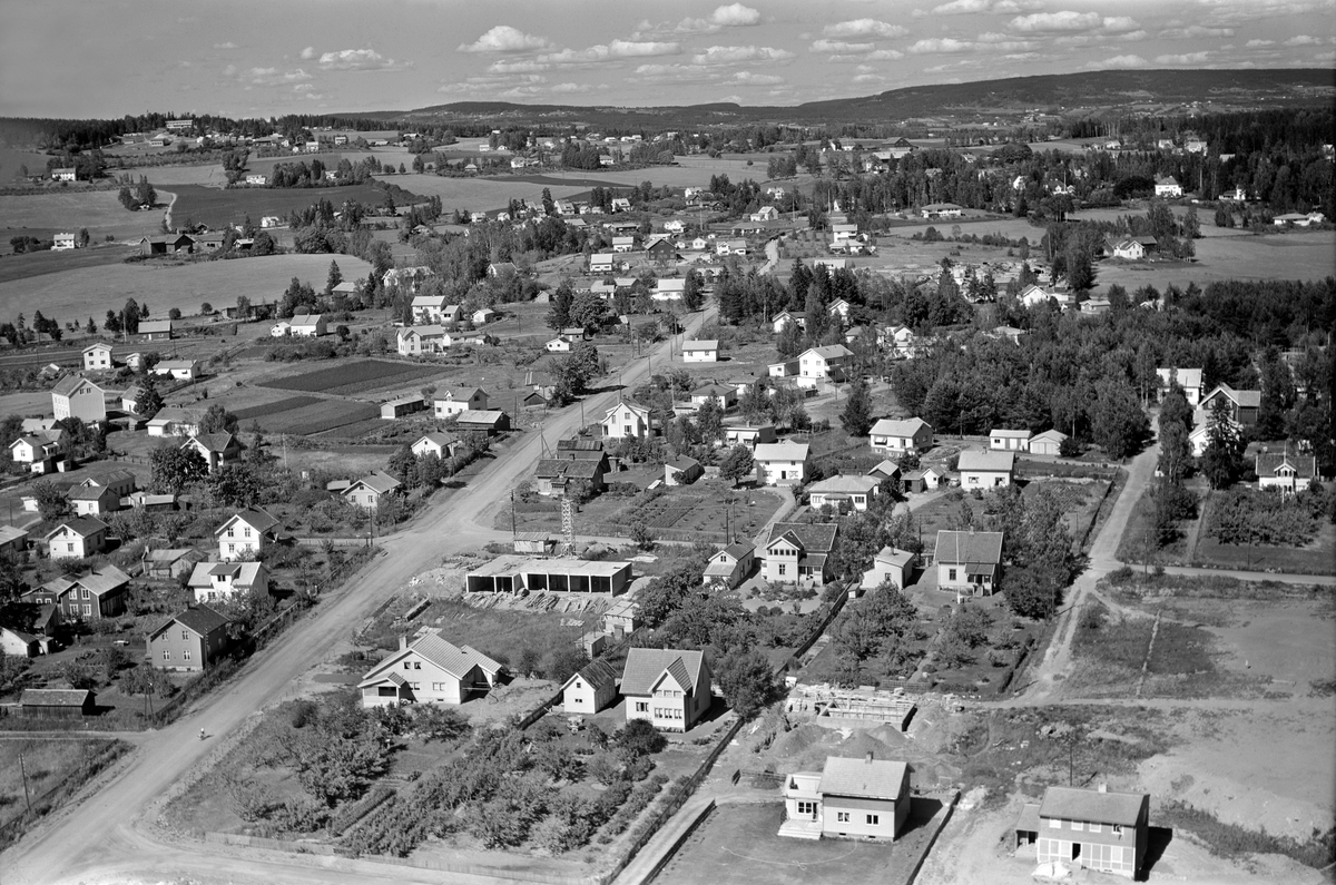 Widerøes Flyveselskap A/S, FLYFOTO VOGNVEGEN/RØREKSGATE, FREDRIK MONSENSGATE, KORSLUNDVEGEN, AJER TIL SKISTUA FØR UTBYGGING