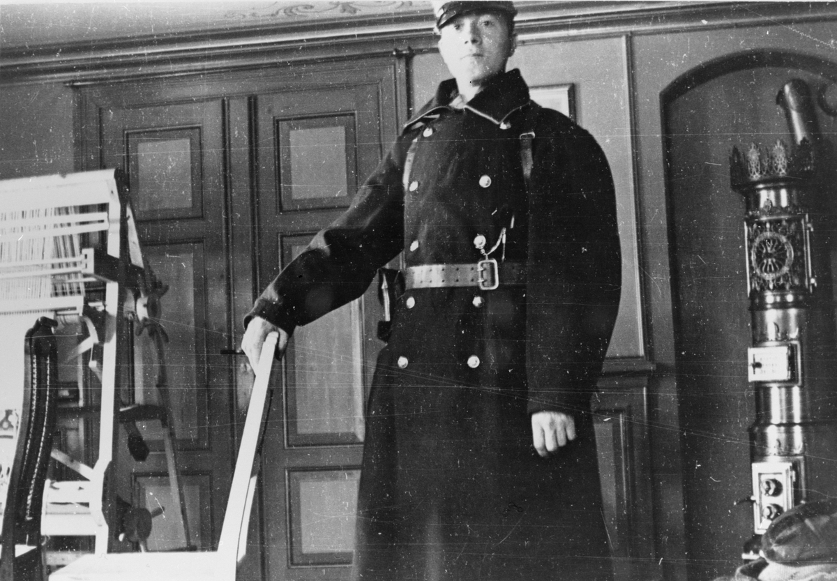 Unknown artist, Ukjent soldat. 1940.