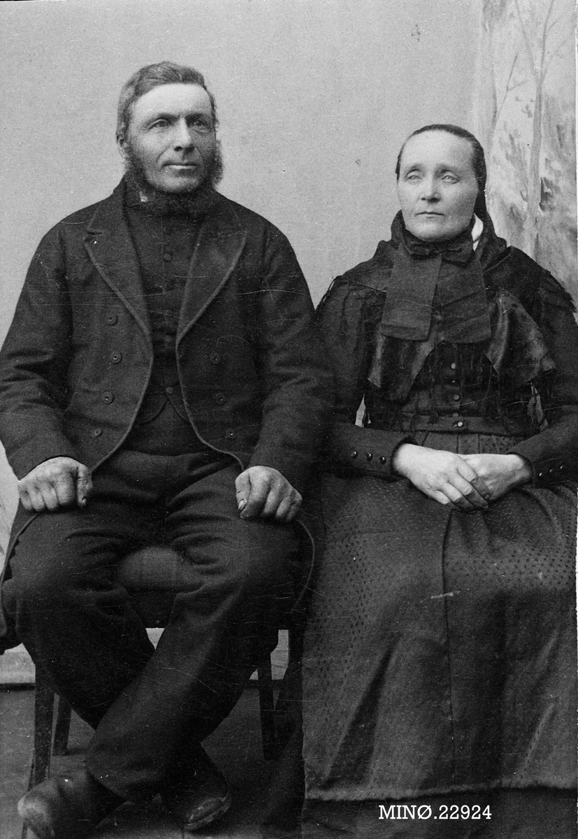 Iv. Olsen, Portrett av ektepar