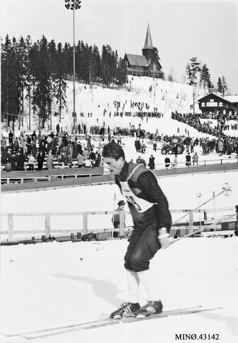 Rachel Haarseth, Personer, ski og skistaver, gjerde.