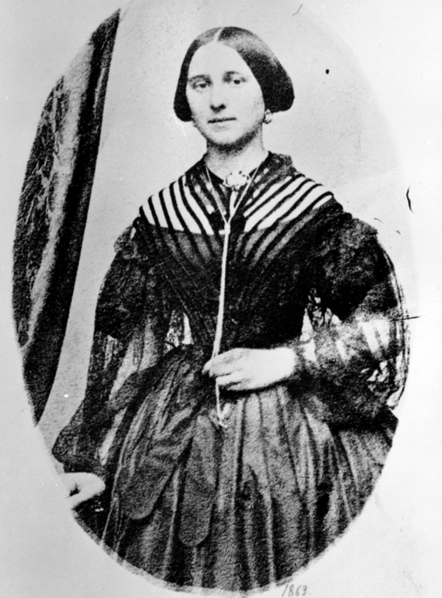Anno Domkirkeodden, Albertine Josefine Hoel (1842-1926) på Hovinsholm, Helgøya.