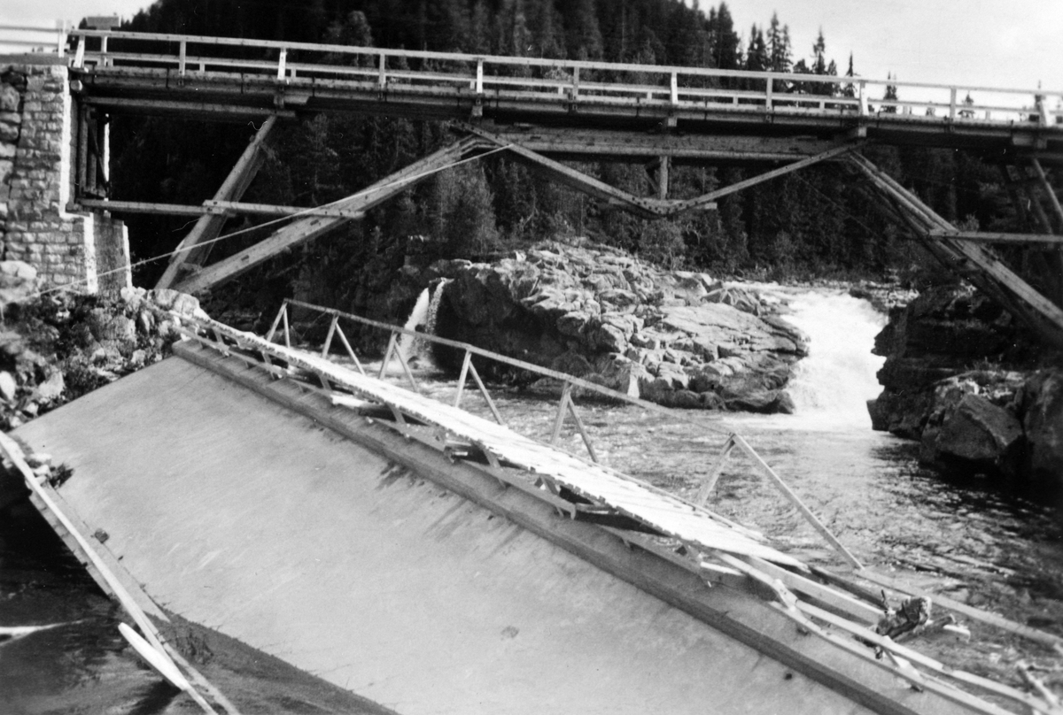 Håkon Prestkværn, Bru over Orkla, sprengt under aprildagene 1940, gjenoppbygget. 2.verdenskrig, sabotasje.