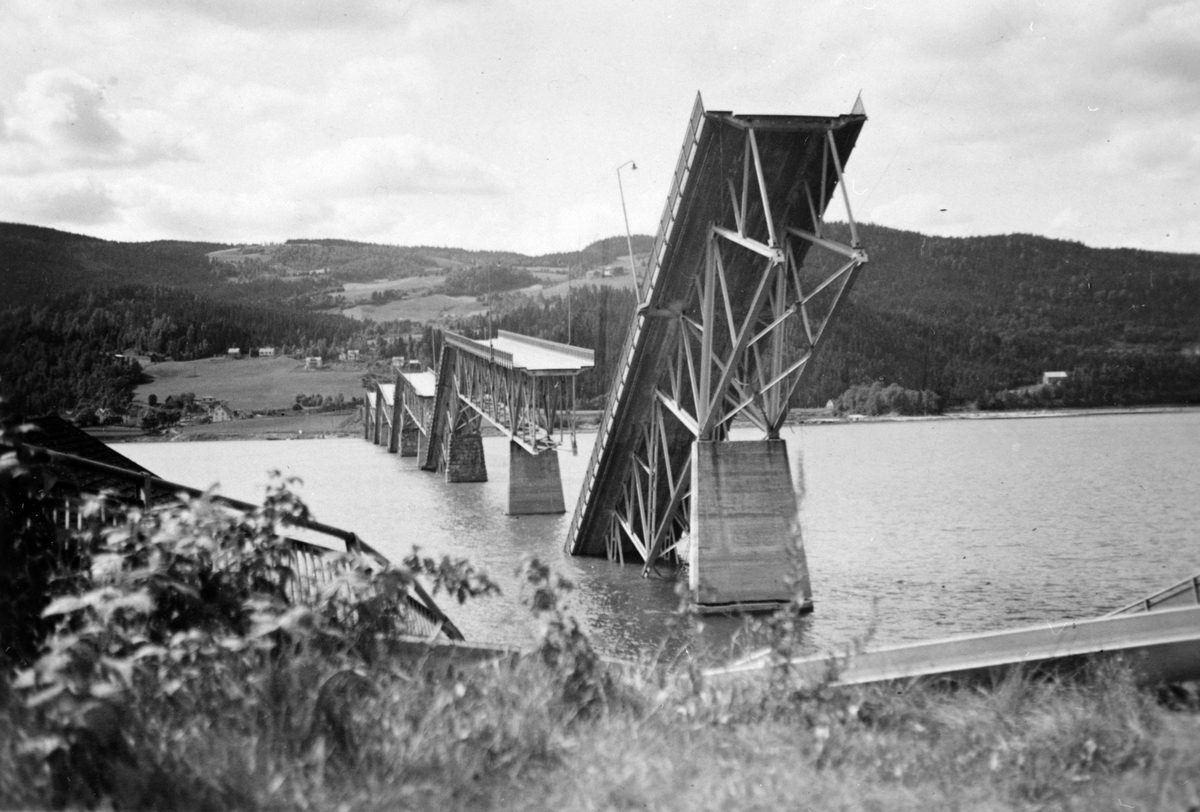 Håkon Prestkværn, Vingnesbrua, Lillehammer, Mjøsa. Ble sprengt 22.april. 2. verdenskrig. Sabotasje.
