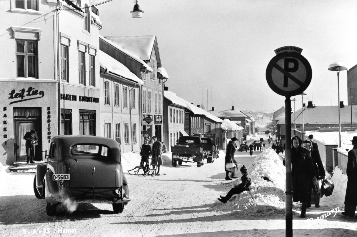 Anno Domkirkeodden, VINTER I GRØNNEGATE, UTSIKT FRA POSTHUSTRAPPA
