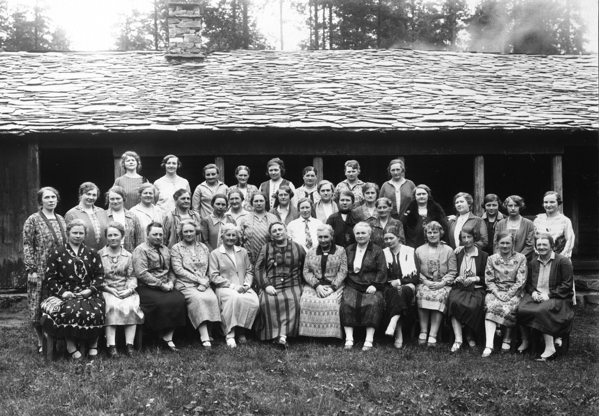 Anno Domkirkeodden, HAMAR OG ELVERUM HÅNDVERKERFORENINGS KVINNEFORENINGER. SELSKAPELIG SAMMENKOMST PÅ GLOMDALSMUSEET.