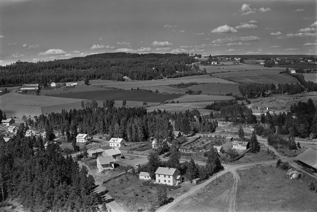 Widerøes Flyveselskap A/S, FLYFOTO STRANDVEGEN/FJORDGLØTTVEGEN, BAGLERVEGEN, BIRKEBEINERVEGEN HOLSJORDET FØR UTBYGGING