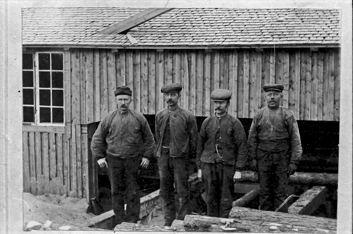 Jan Erik Øvergård, Bygning, personer, klær.
