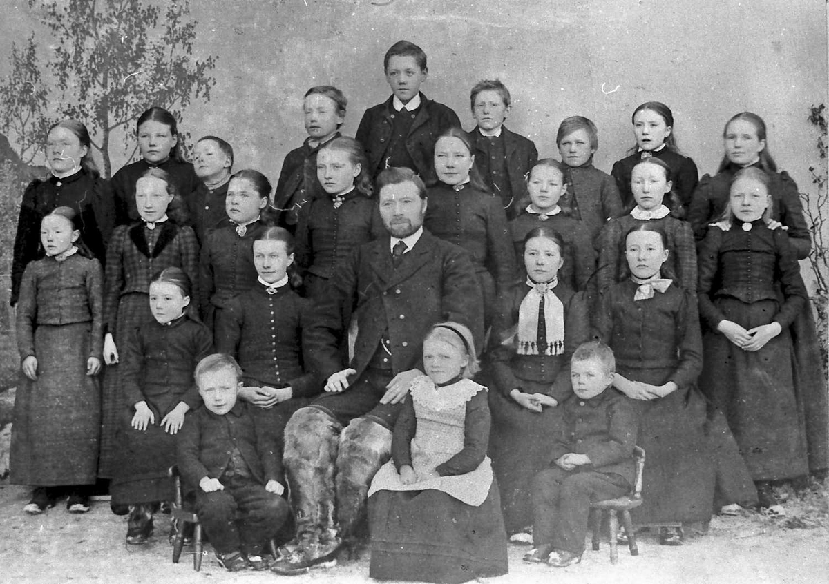 Jan Erik Øvergård, Gruppebilde, personer, klær.