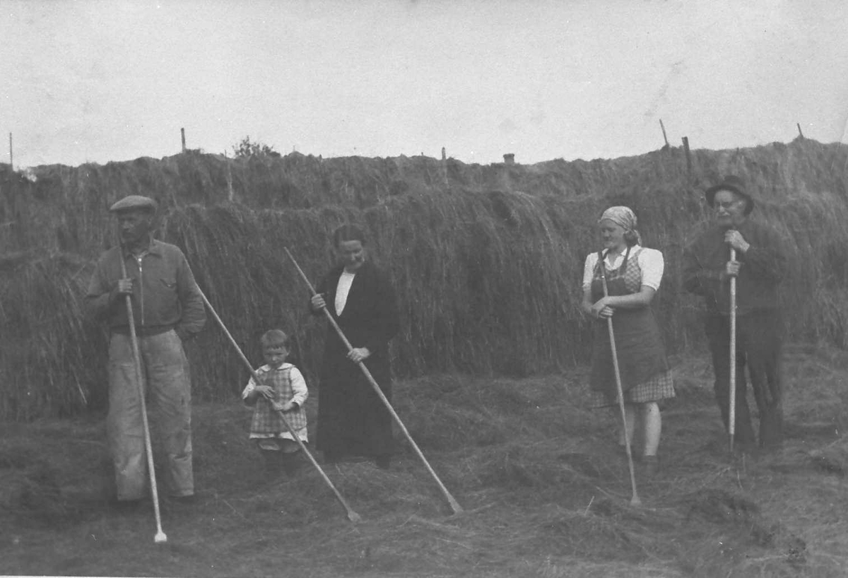 Jan Erik Øvergård, Hesjer, redskaper, personer.