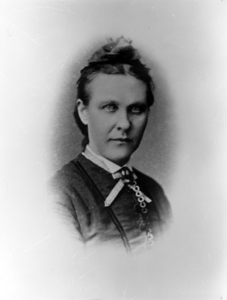 Ukjent, Portrett av kvinne - Marie Knoff, Kvikne