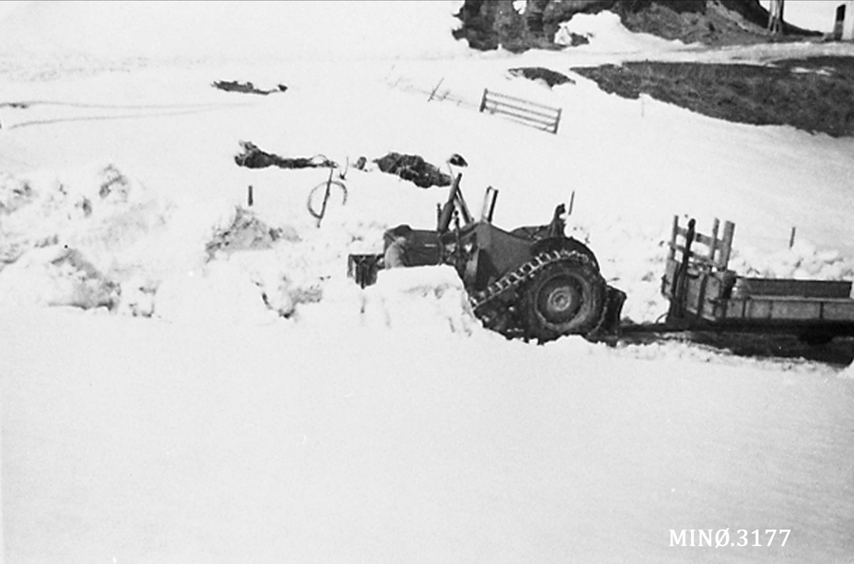 Jo Øvergaard, Snøbrøyting i Klokkarstu Øverby 6/5-1967