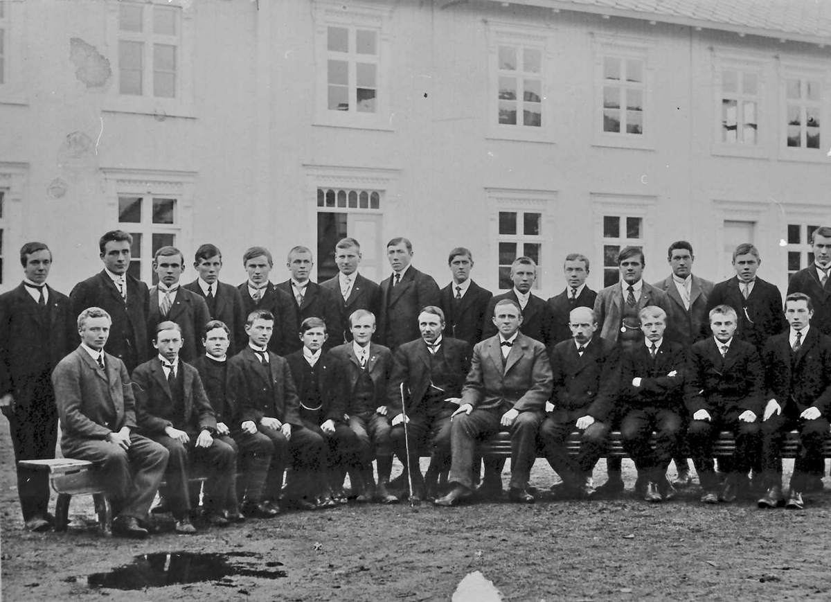 Jo Øvergaard, Storsteigen landbruksskole