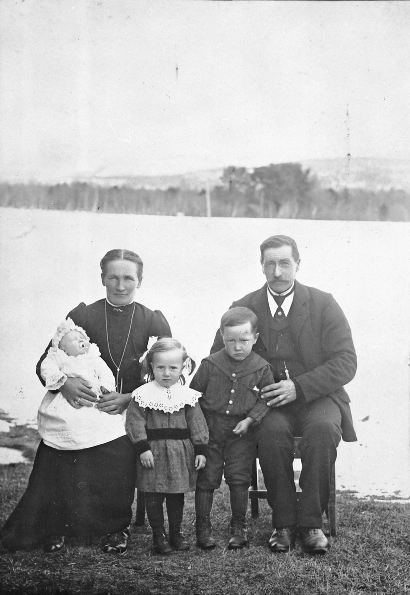 Ukjent, Familiebilde Folshaugmoen