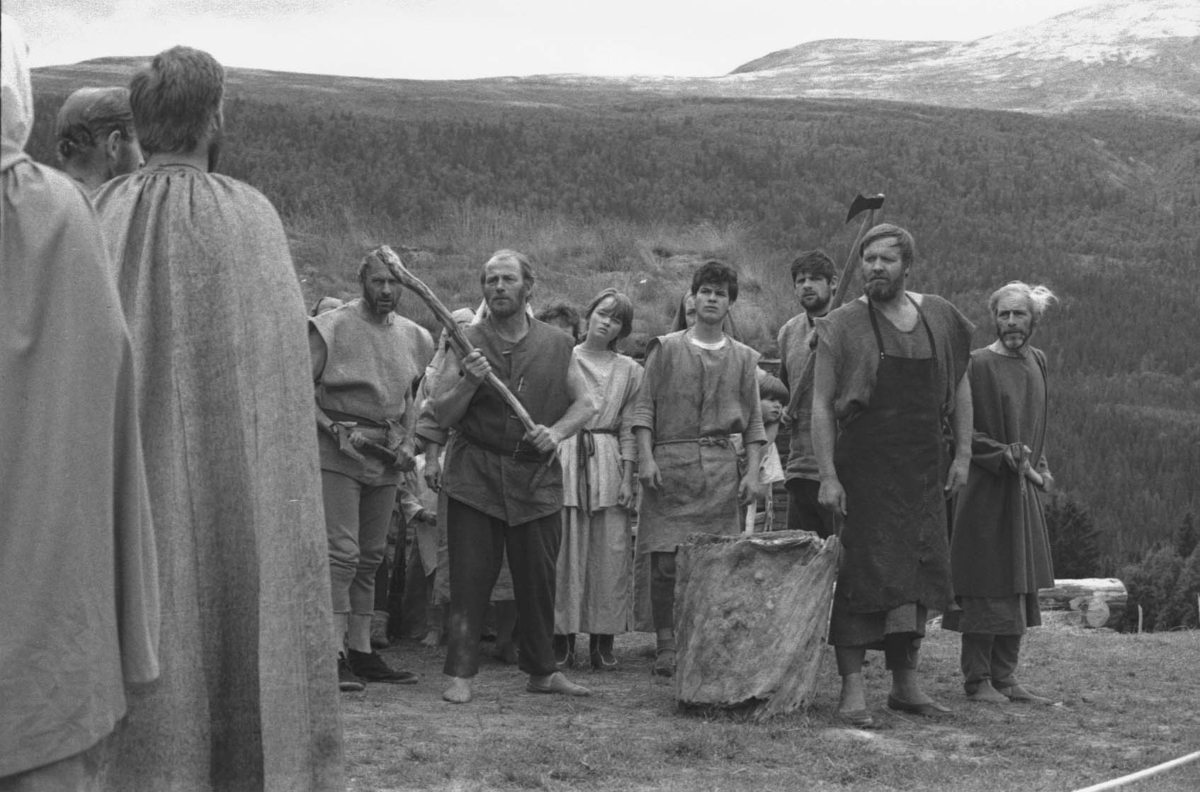 Unknown artist, Tylldalen, Olsokspelet, Dei urolege av hjerte, Teater