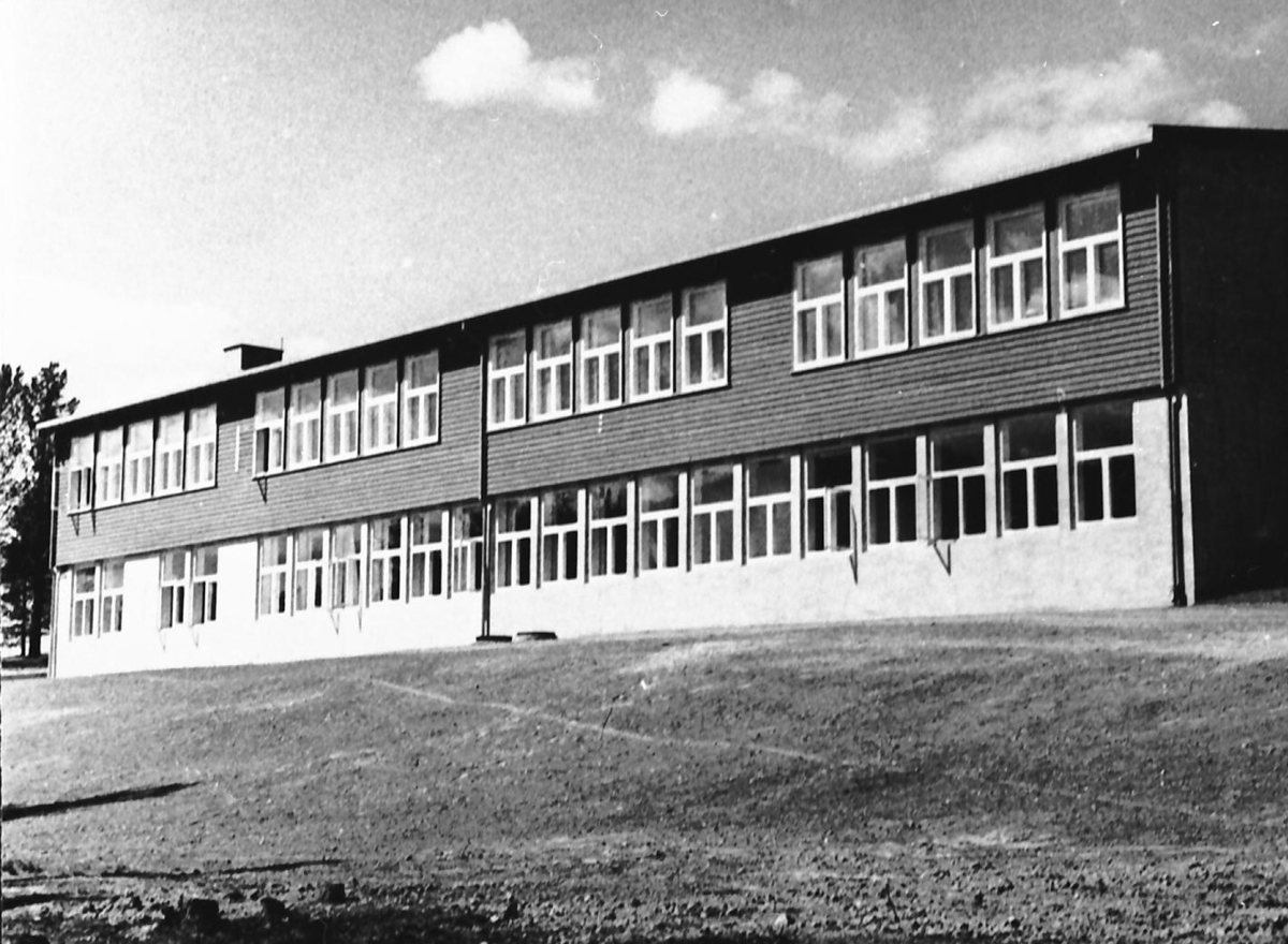 Per Magne Grue, Skolebygning. Verket skole.
